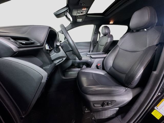 Certified 2022 Toyota Sienna XLE Woodland Edition AWD/4WD image 18