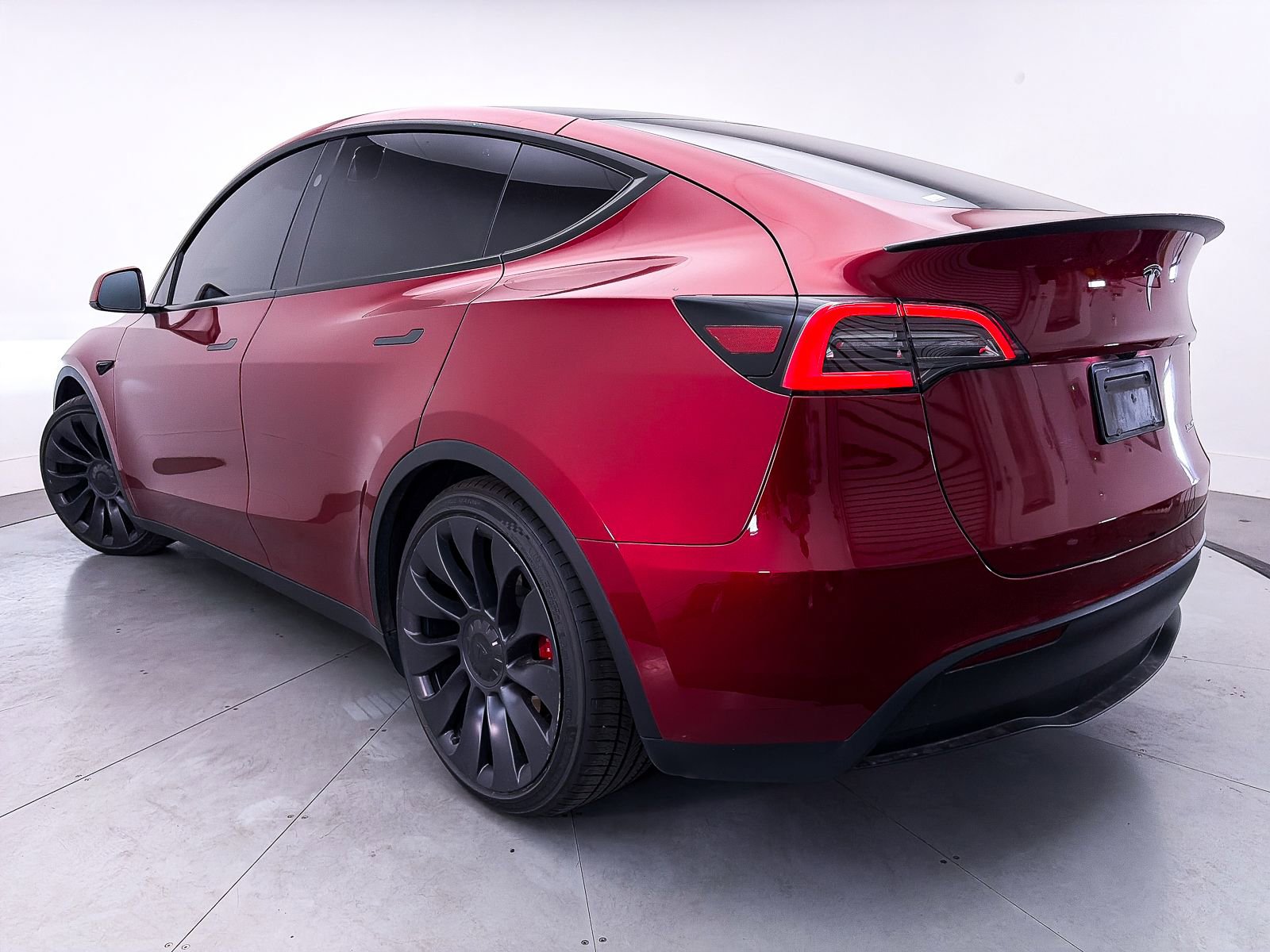 Used 2024 Tesla Model Y Performance AWD/4WD image 2