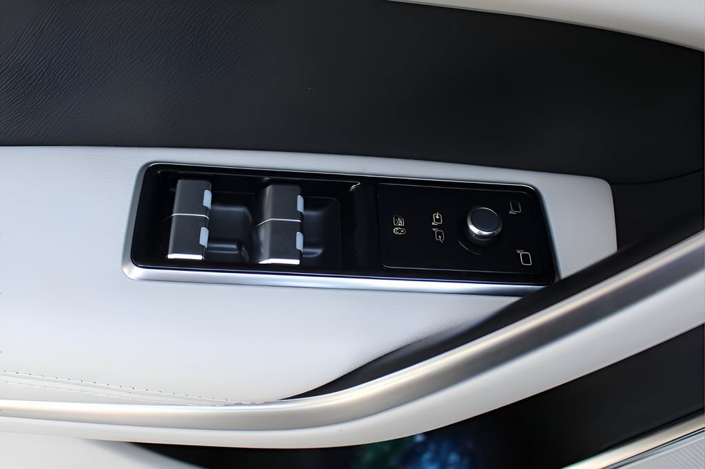Used 2026 Jaguar F-PACE R-Dynamic S AWD/4WD image 10