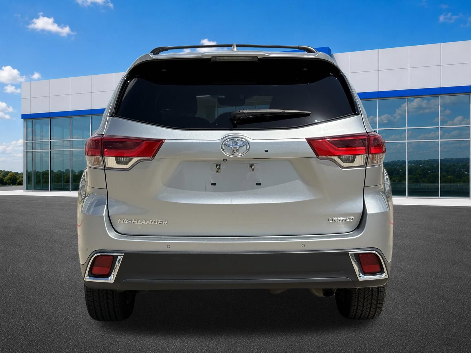 Used 2018 Toyota Highlander Limited Platinum FWD image 6