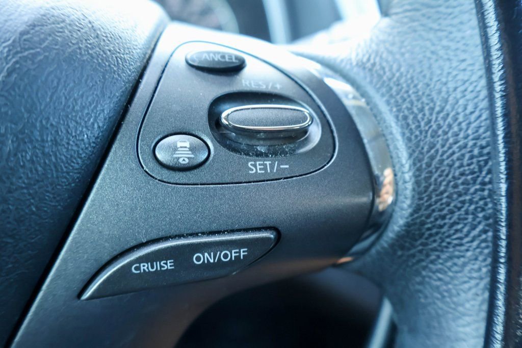 Used 2022 Nissan Murano SV image 13