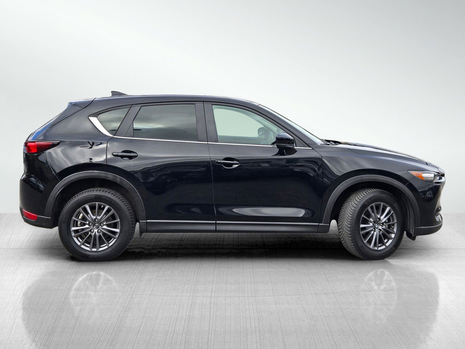Used 2019 MAZDA CX-5 Touring image 3