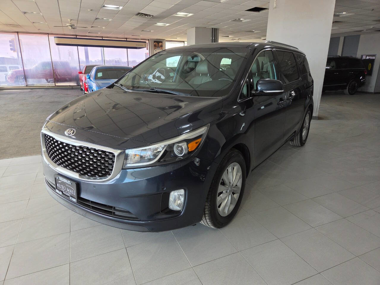 Used 2017 Kia Sedona EX image 3