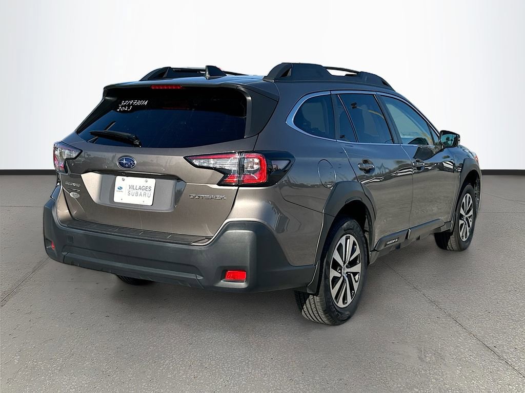 Used 2023 Subaru Outback Premium image 7