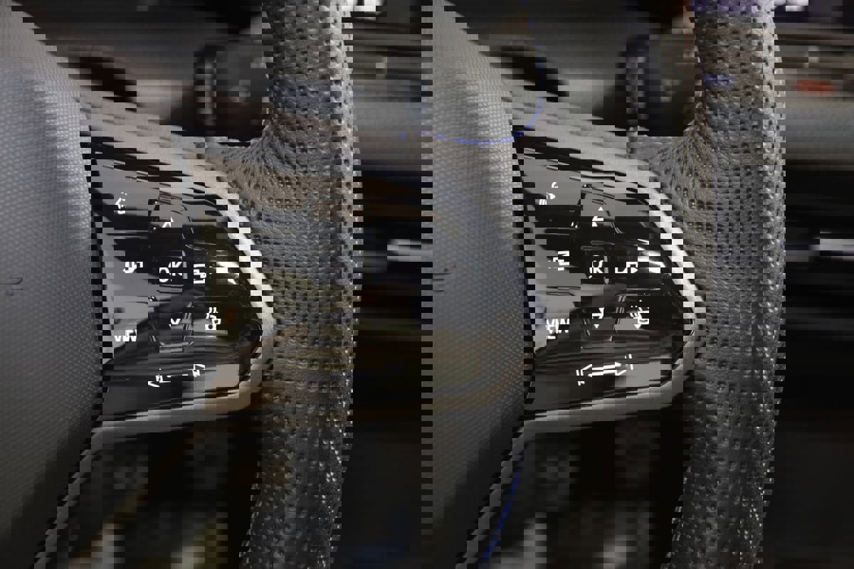 Used 2024 Volkswagen Golf R image 41