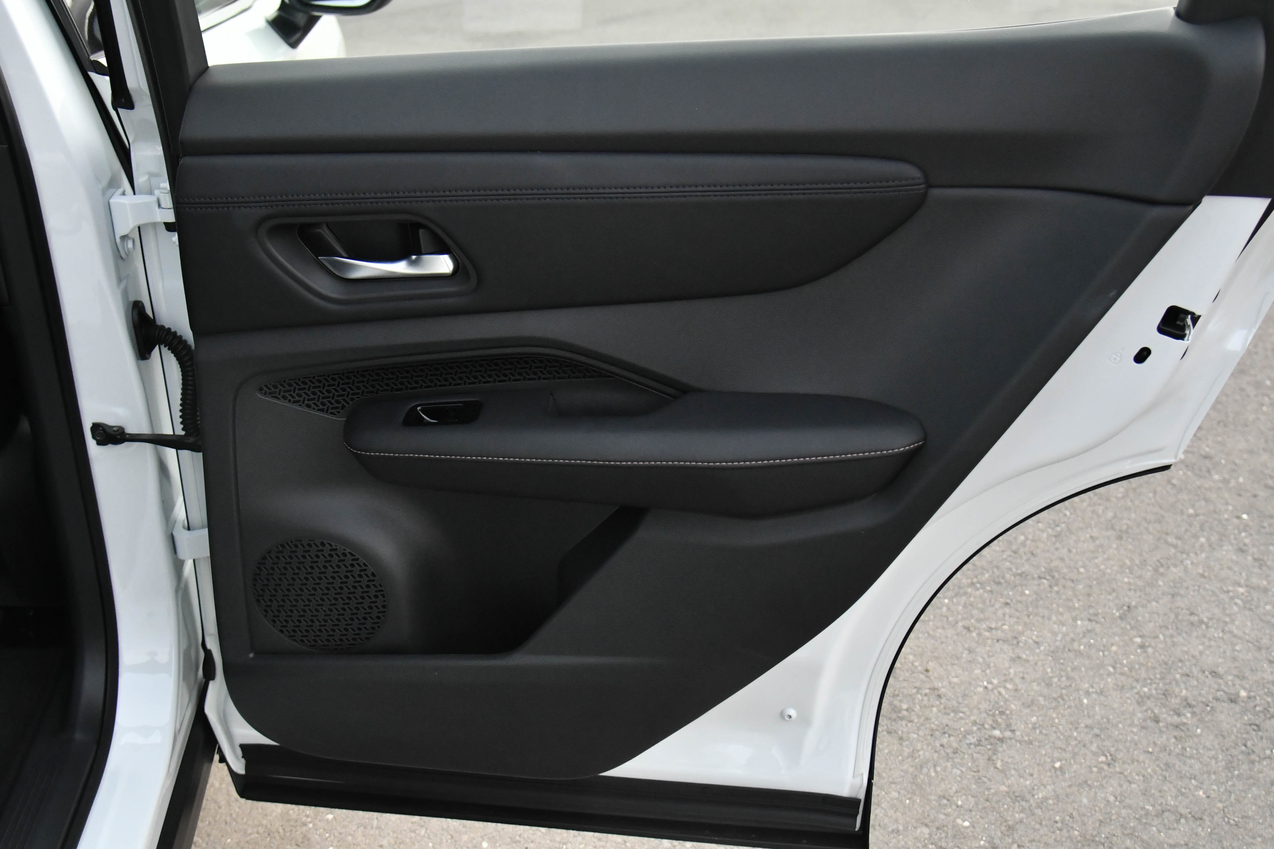 Used 2024 Nissan Ariya FWD image 48