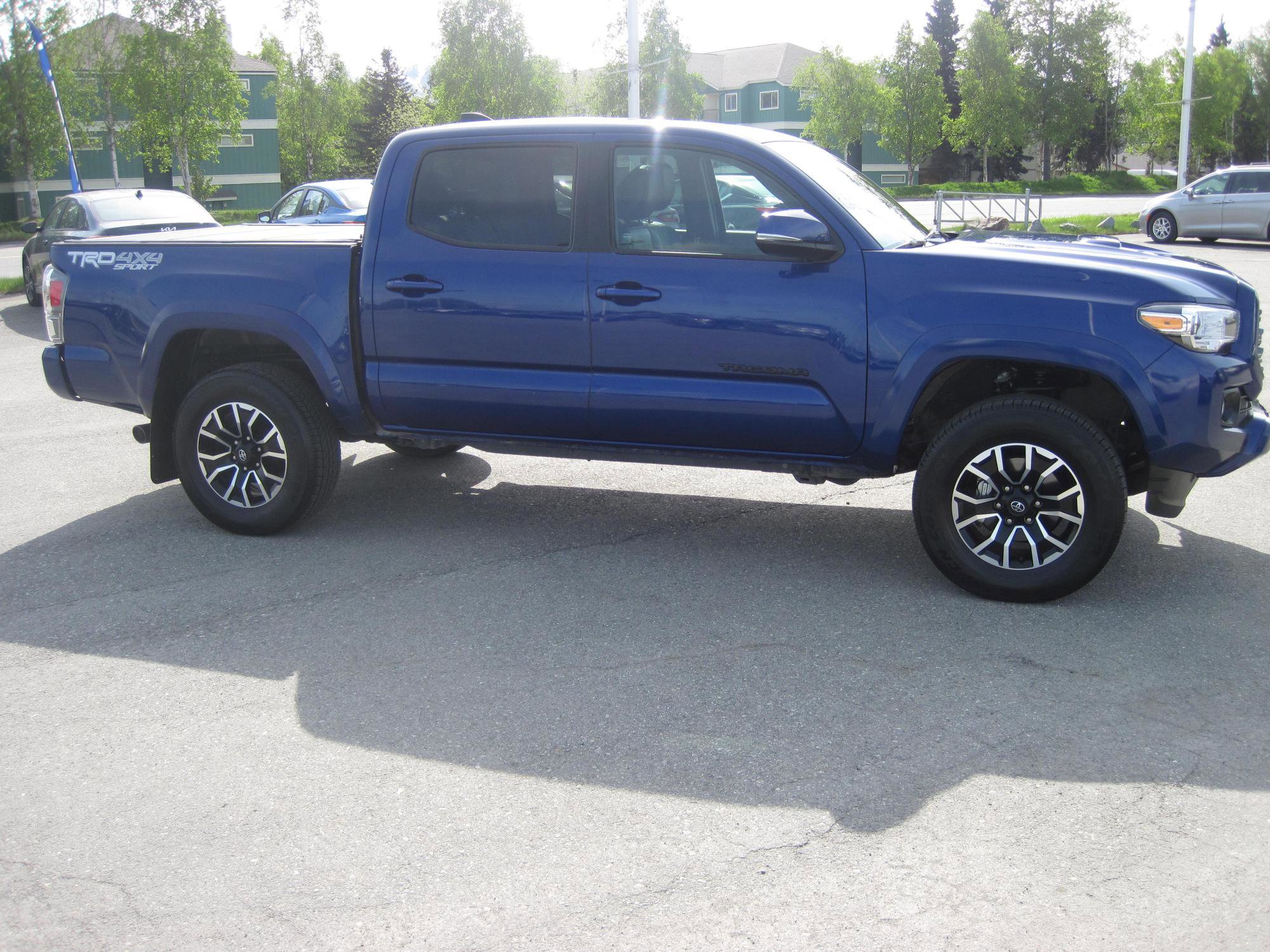 Used 2023 Toyota Tacoma TRD Sport w/ TRD Premium Sport Package image 2