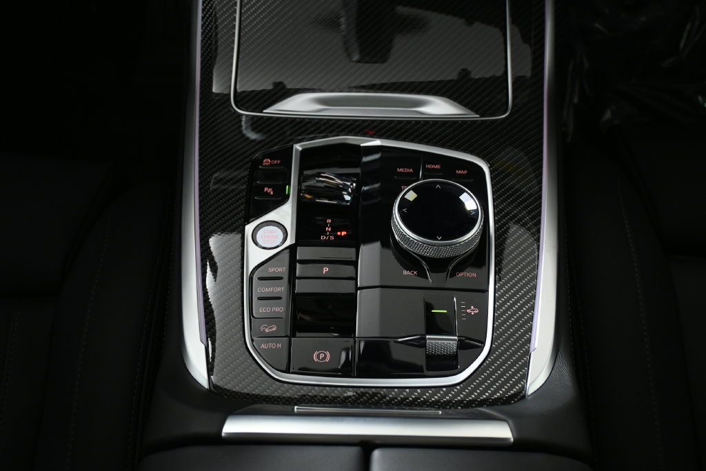 Used 2027 BMW X7 M60i AWD/4WD image 24