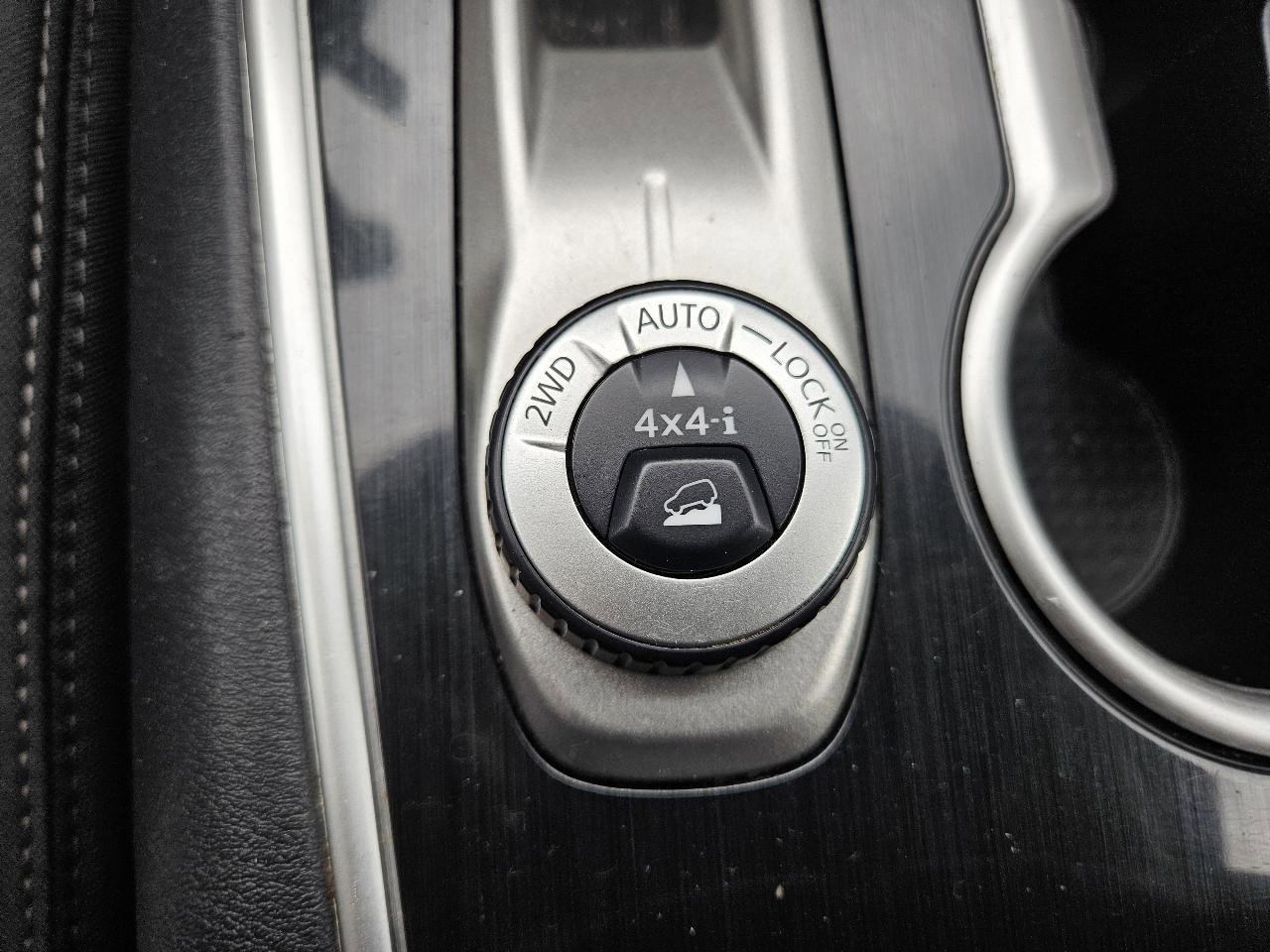 Used 2019 Nissan Pathfinder S AWD/4WD image 41