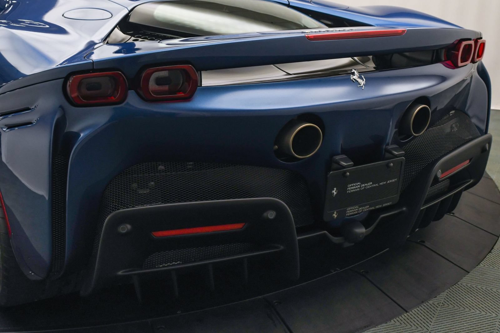 Used 2021 Ferrari SF90 Stradale AWD/4WD image 11