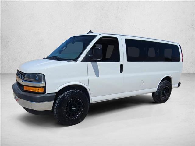 Used 2018 Chevrolet Express 2500 LT w/ LT Preferred Equipment Group RWD image 4
