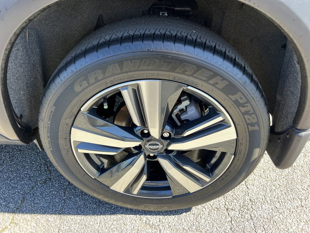Used 2024 Nissan Rogue SL w/ SL Premium Package image 19