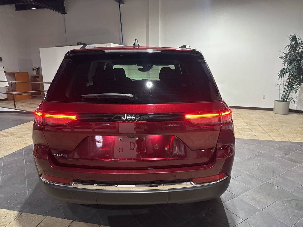 Used 2023 Jeep Grand Cherokee 4WD 4xe image 5
