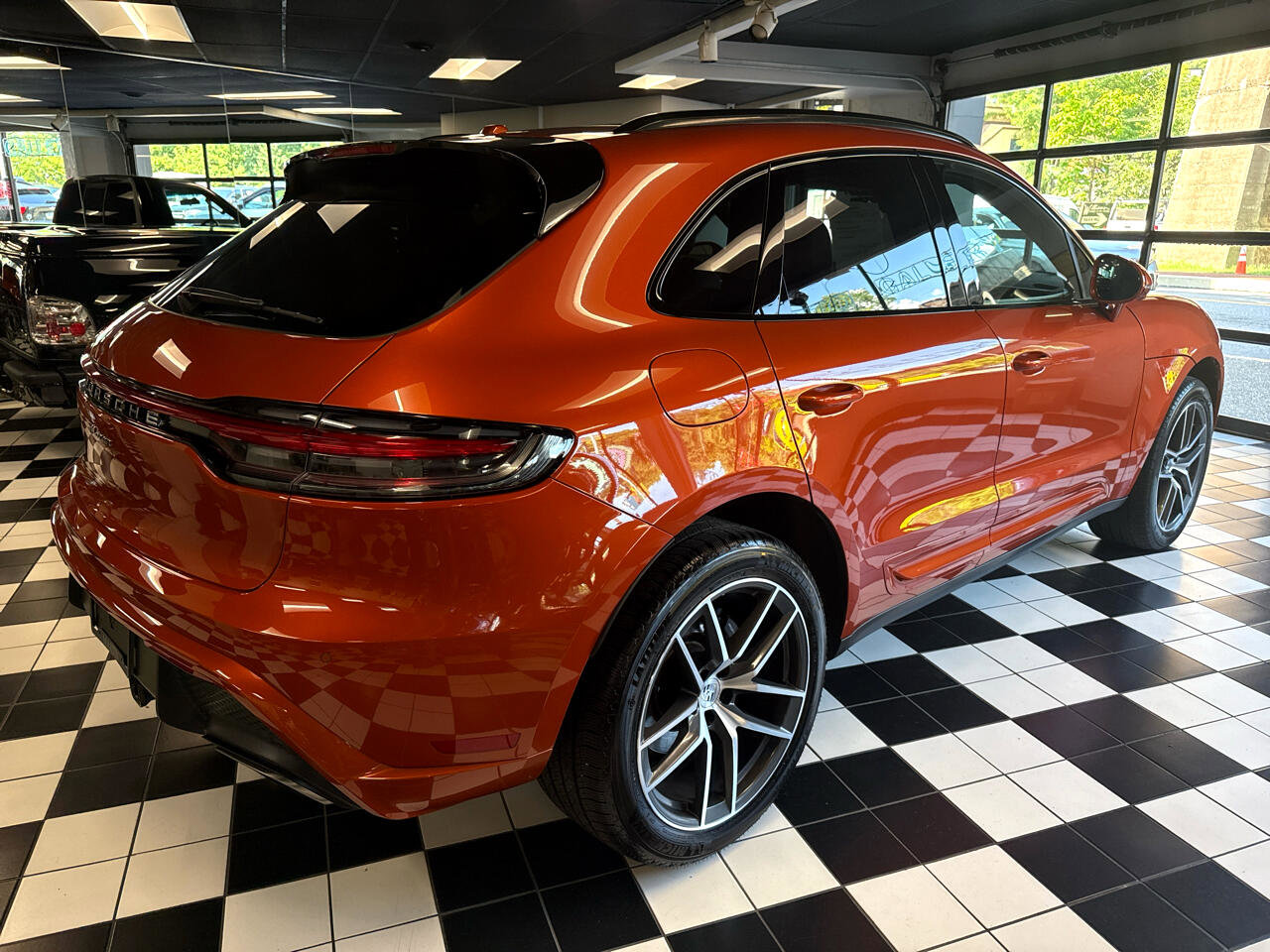 Used 2022 Porsche Macan image 4