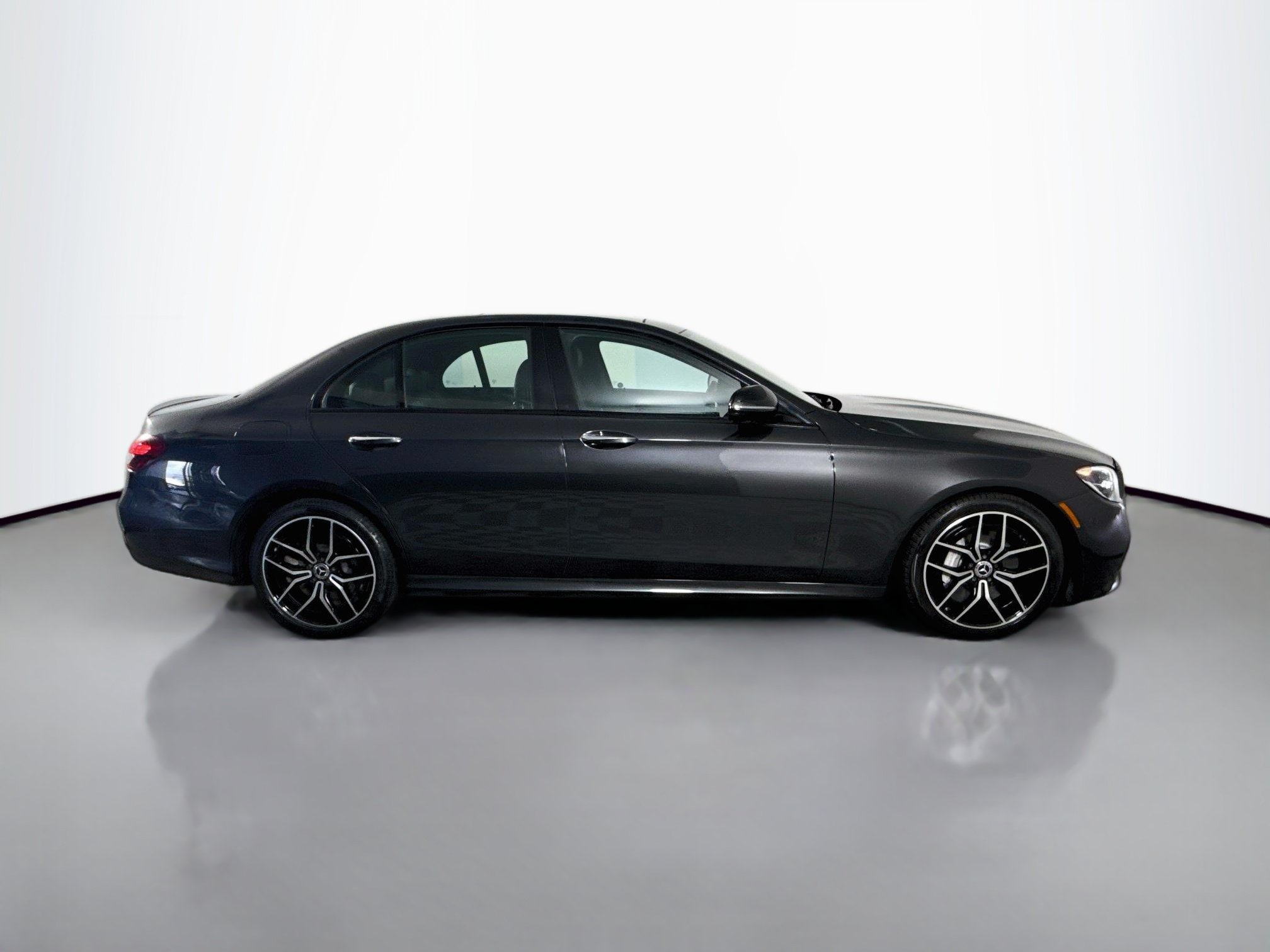 Used 2021 Mercedes-Benz E 450 4MATIC Sedan image 11