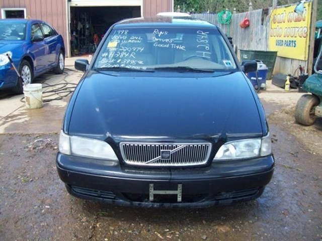 Used 1998 Volvo V70 FWD image 4
