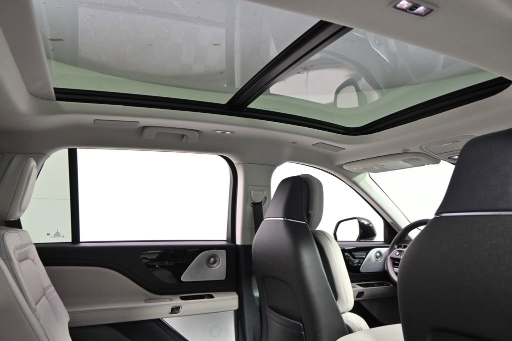 New 2026 Lincoln Aviator Reserve image 17