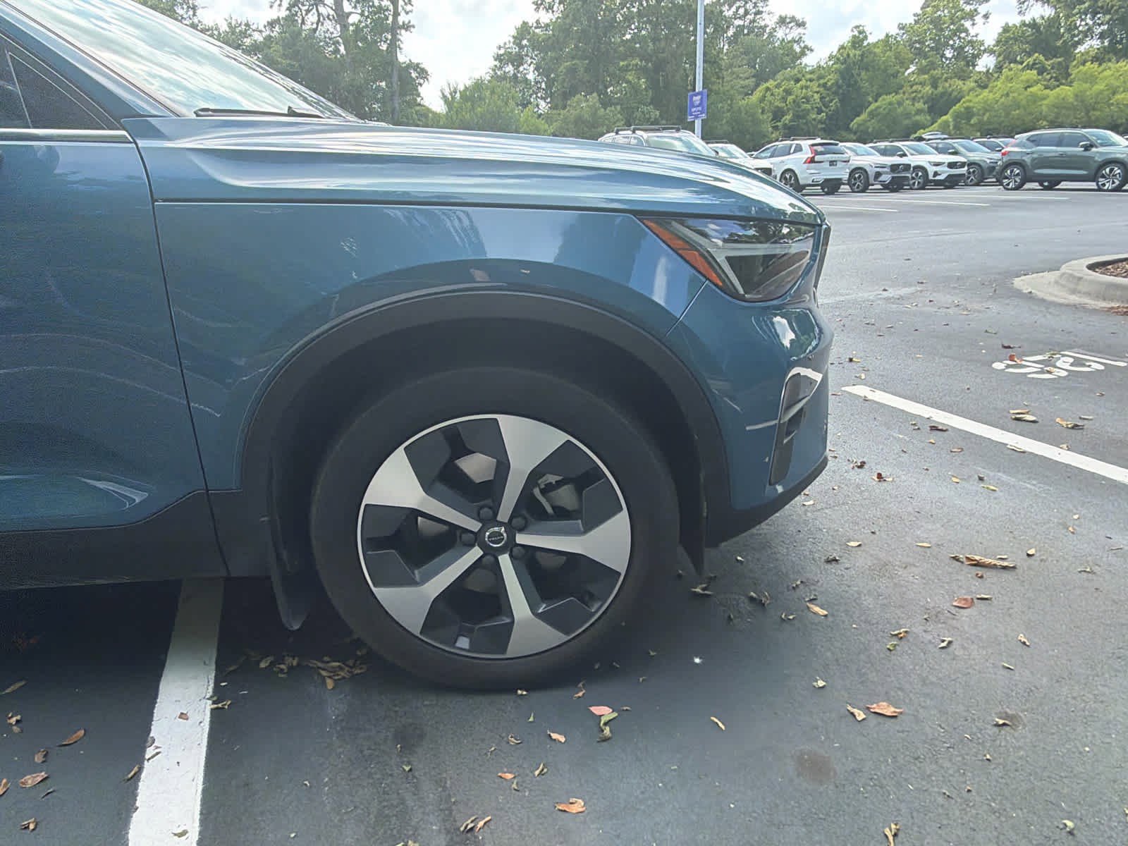 Certified 2023 Volvo XC40 B5 Plus w/ Climate Package AWD/4WD image 18