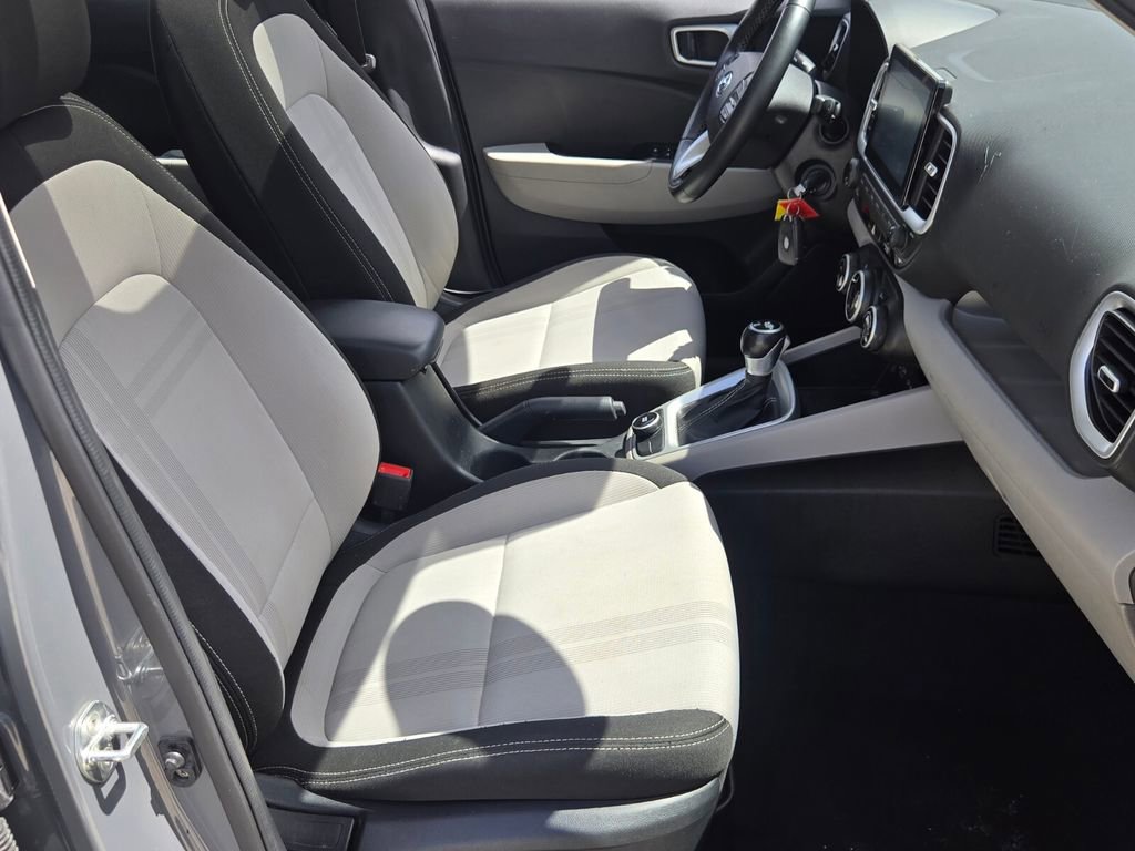 Used 2022 Hyundai Venue SEL w/ Cargo Package FWD image 16