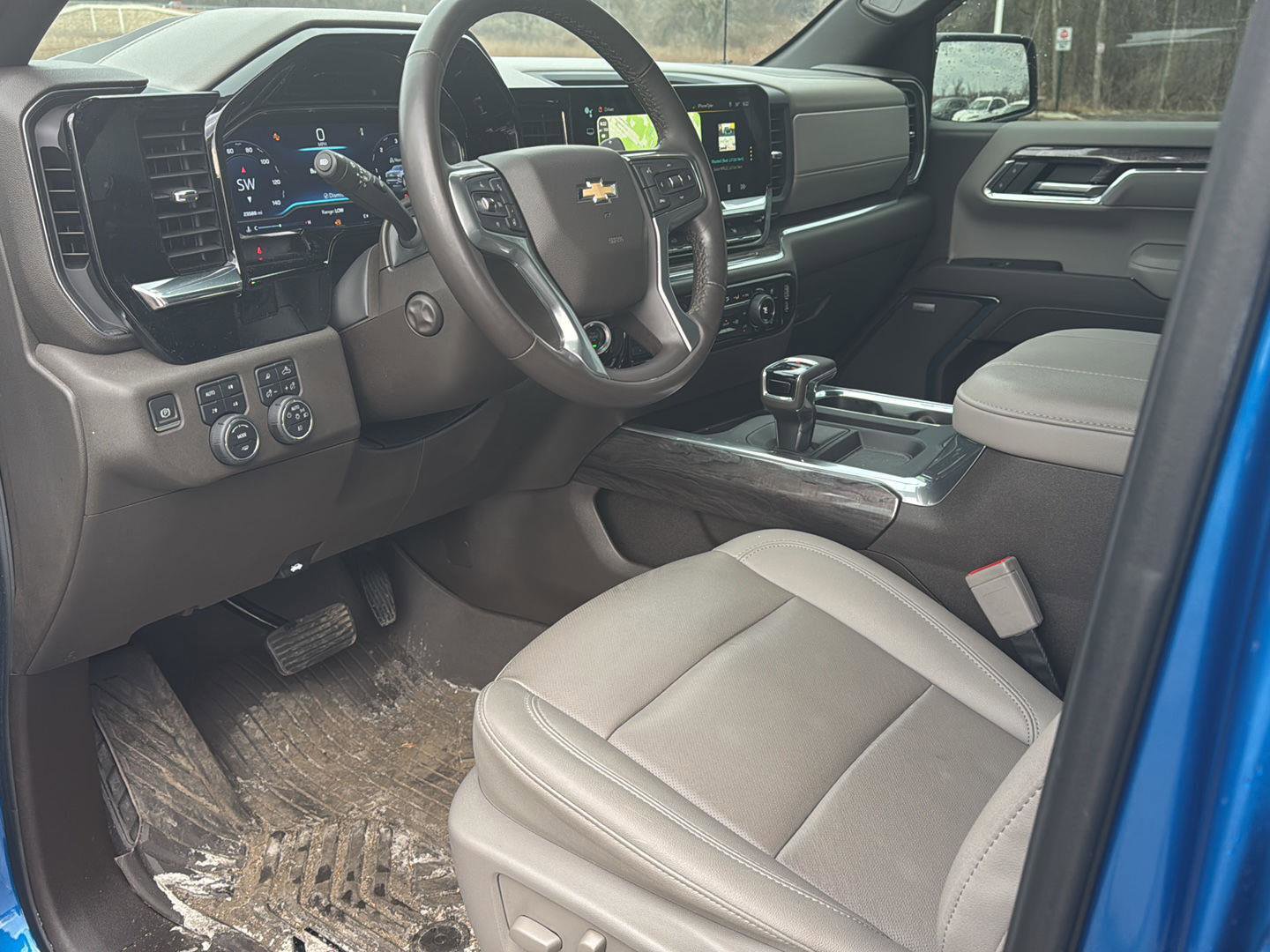 Used 2023 Chevrolet Silverado 1500 LTZ image 13