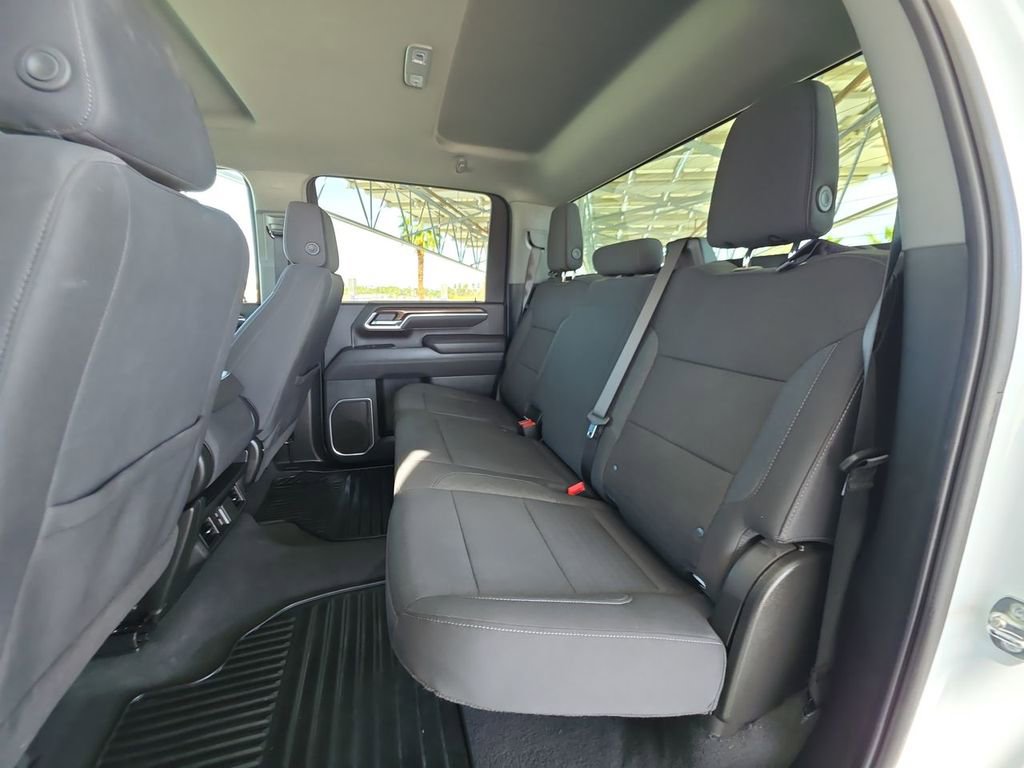 Used 2025 Chevrolet Silverado 2500 LT w/ Convenience Package image 26
