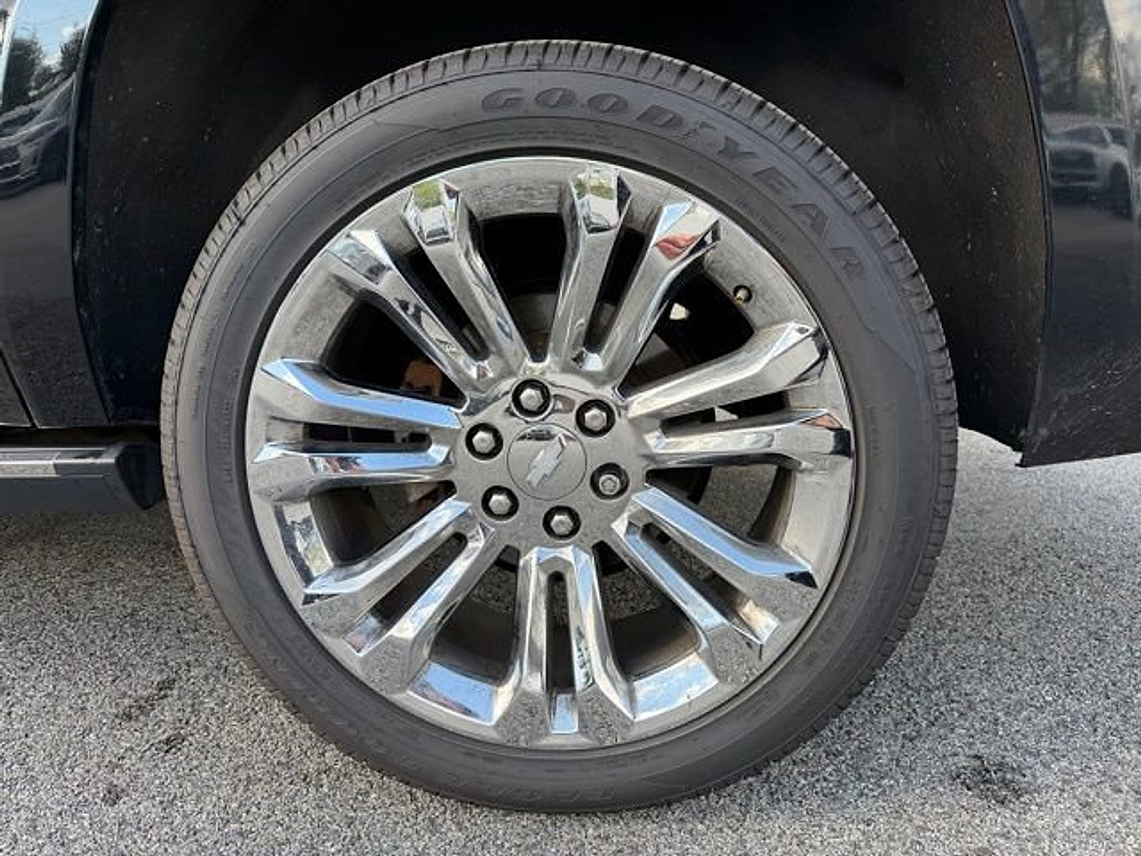 Used 2016 Chevrolet Suburban LTZ AWD/4WD image 26