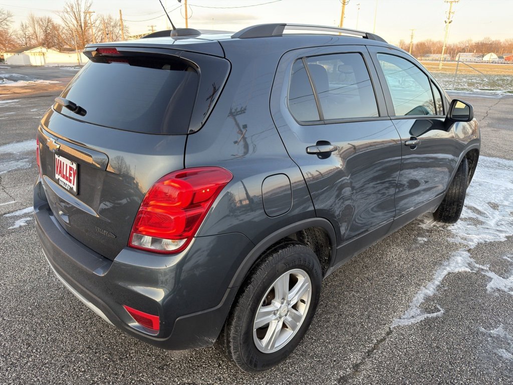 Used 2021 Chevrolet Trax LT w/ LT Convenience Package image 6