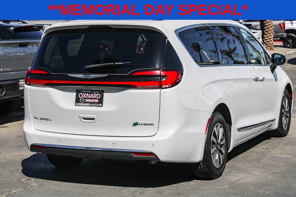 Used 2023 Chrysler Pacifica Limited FWD image 4