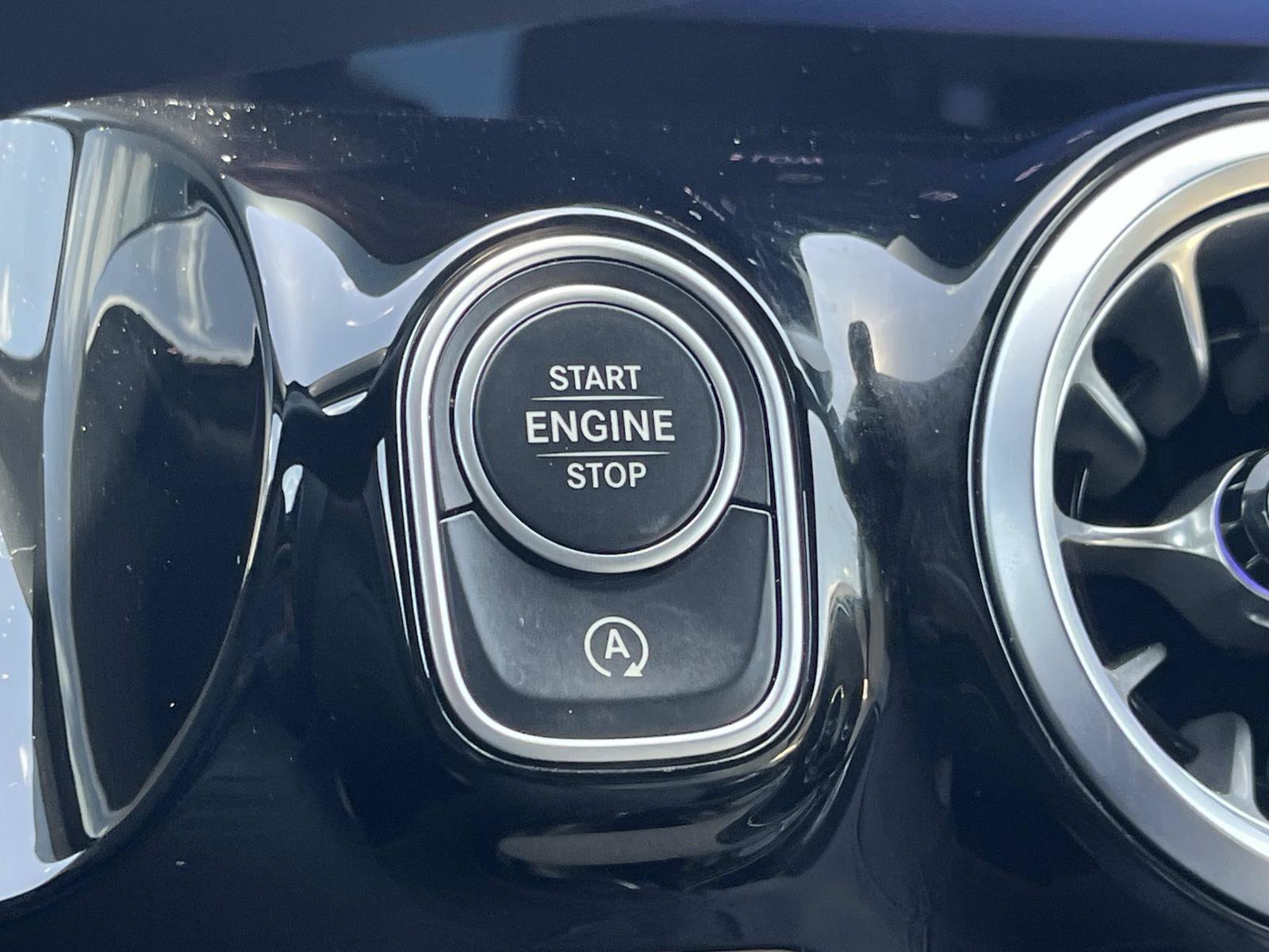 Certified 2025 Mercedes-Benz GLA 250 image 32