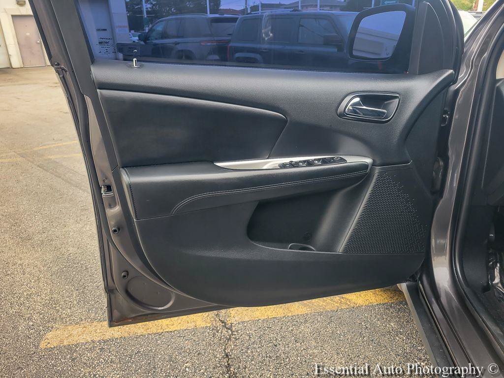 Used 2017 Dodge Journey SE w/ Flexible Seating Group FWD image 24