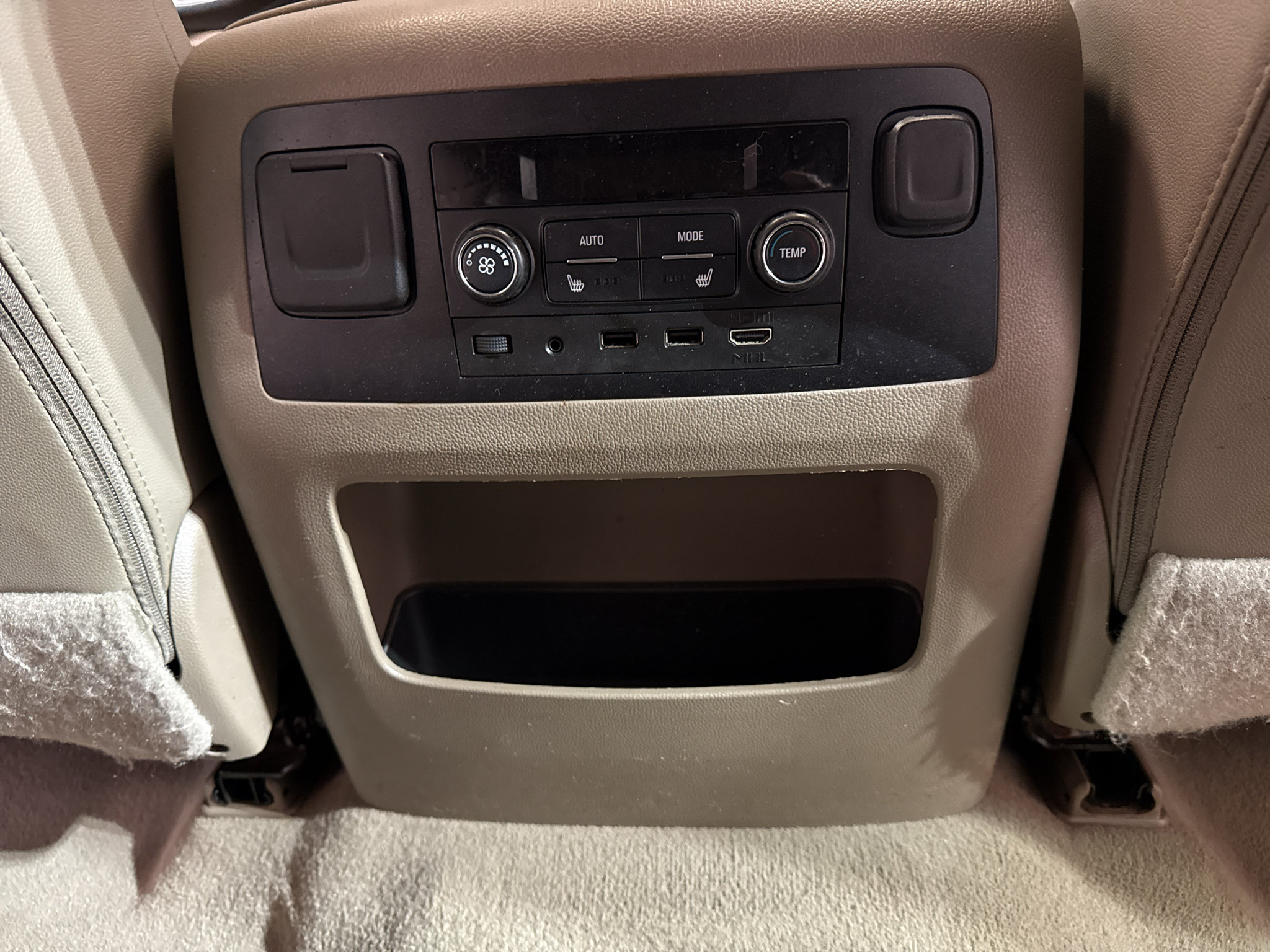 Used 2019 GMC Yukon XL SLT w/ Open Road Package AWD/4WD image 29