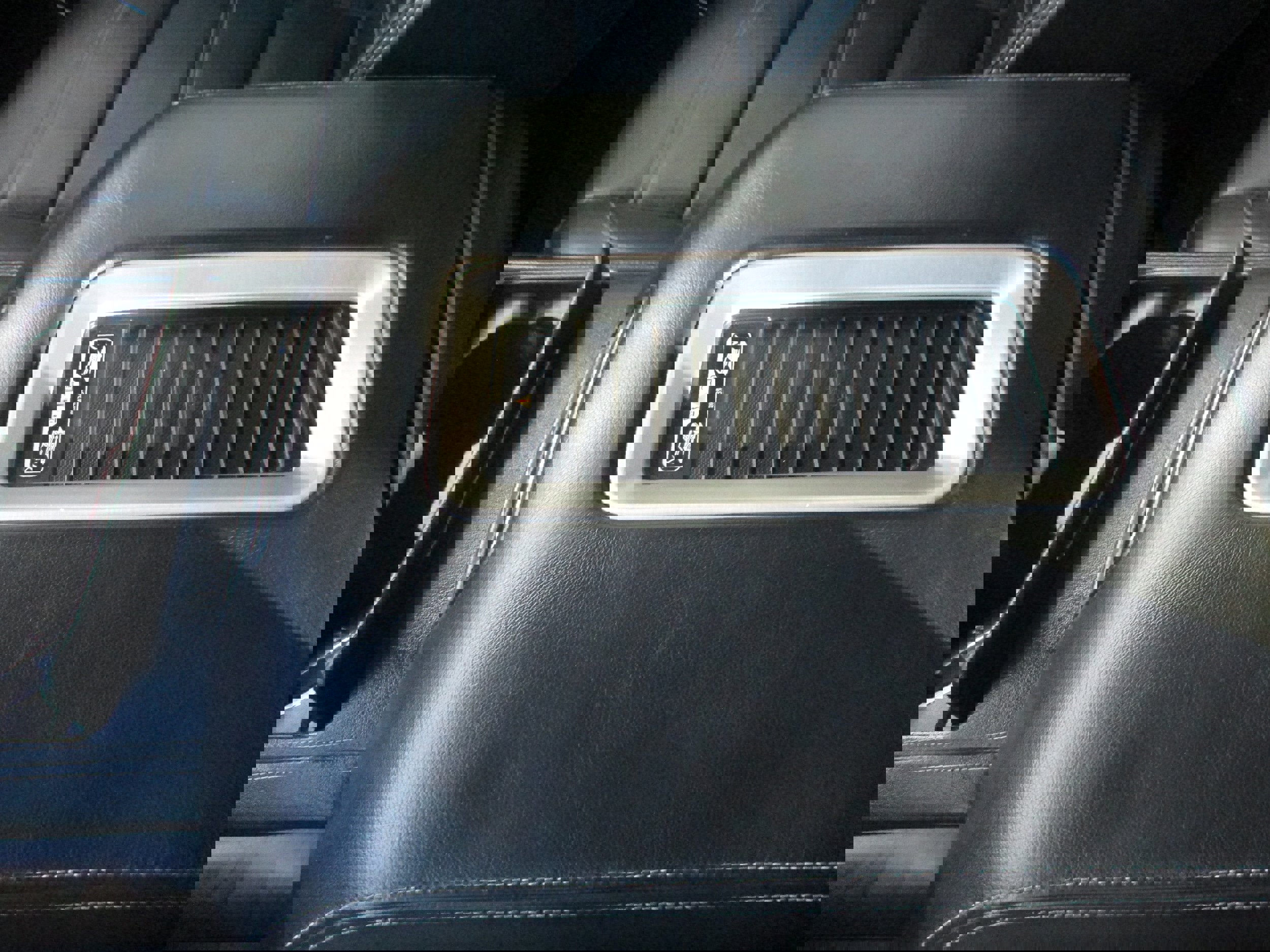 Used 2018 GMC Yukon Denali image 15