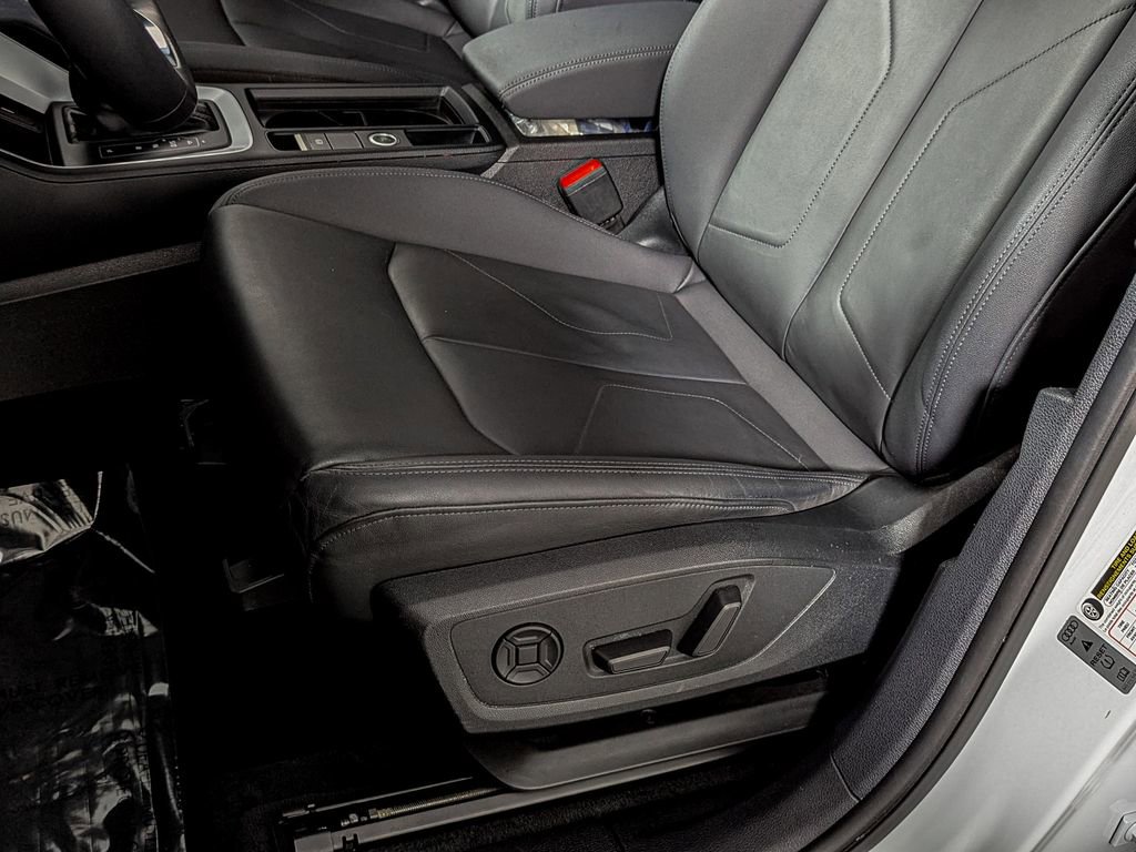 Used 2020 Audi Q3 2.0T Premium w/ Convenience Package image 16