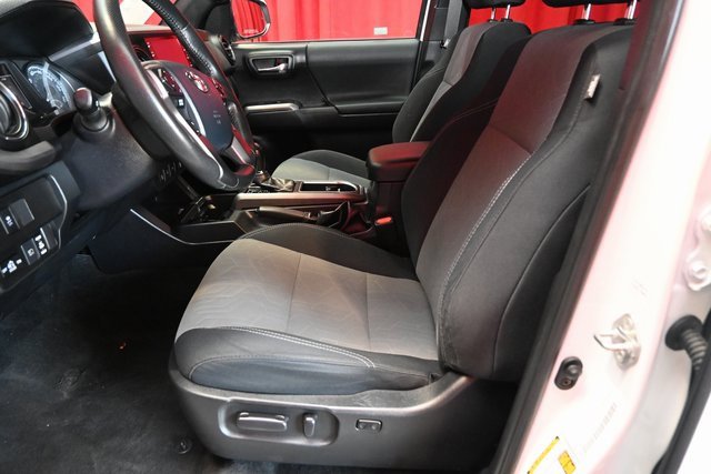 Certified 2020 Toyota Tacoma TRD Off-Road image 2