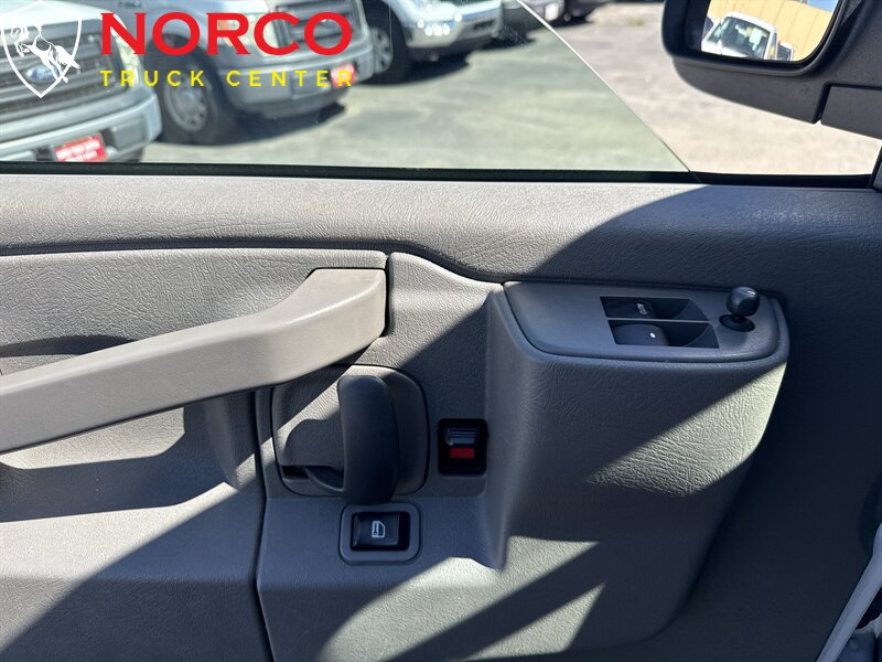 Used 2023 GMC Savana 3500 LS RWD image 13