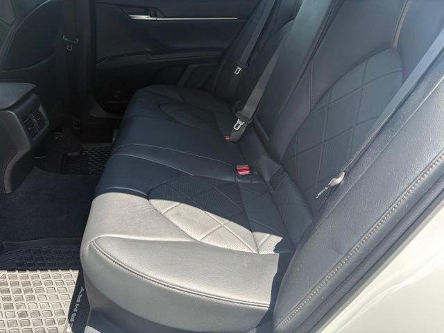 Used 2019 Toyota Camry XLE FWD image 13