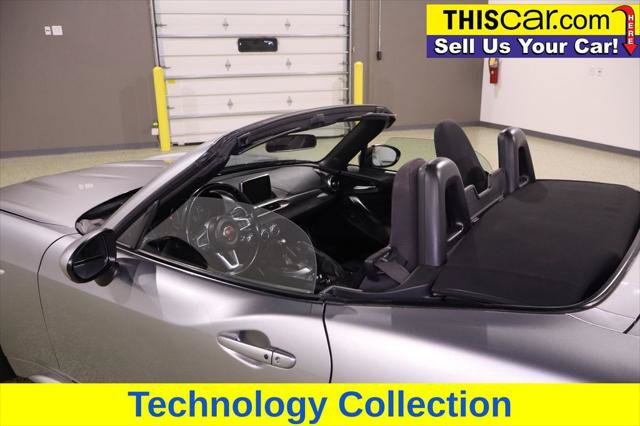 Used 2017 FIAT 124 Spider Classica RWD image 14