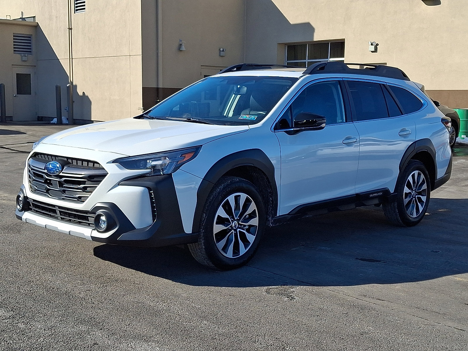 Used 2023 Subaru Outback Limited image 3