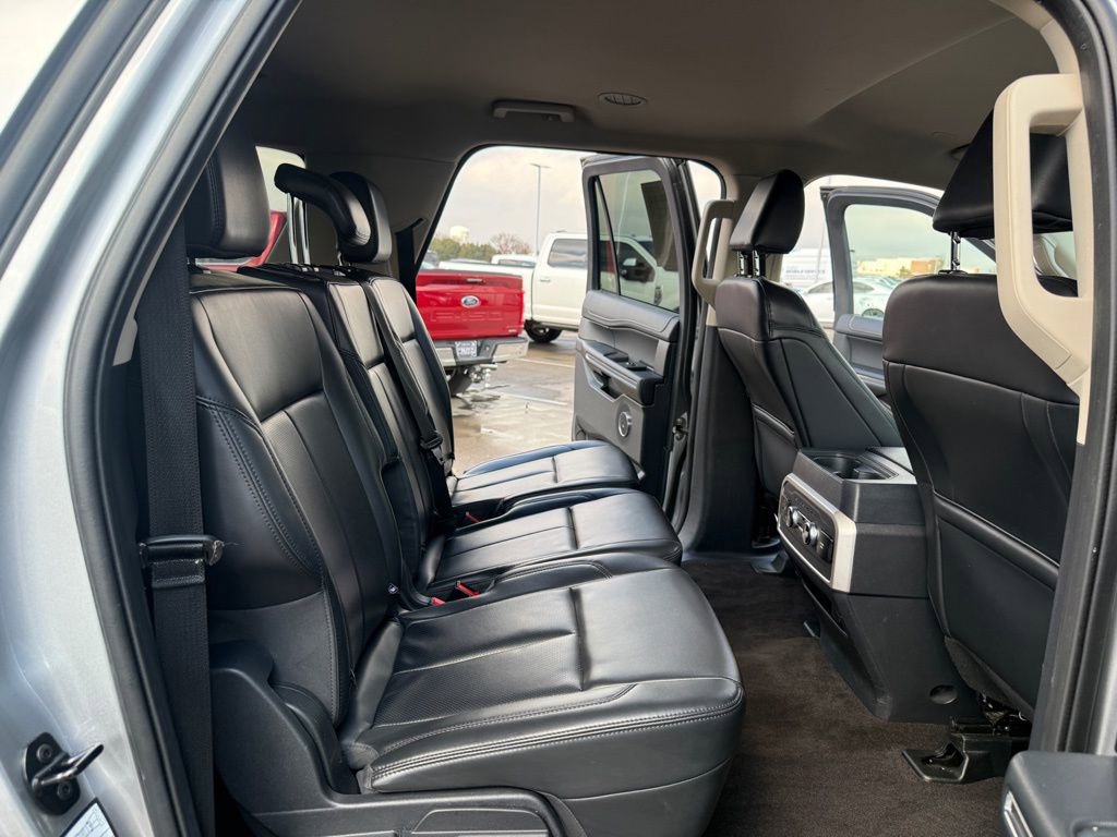 Used 2023 Ford Expedition Max XLT image 19