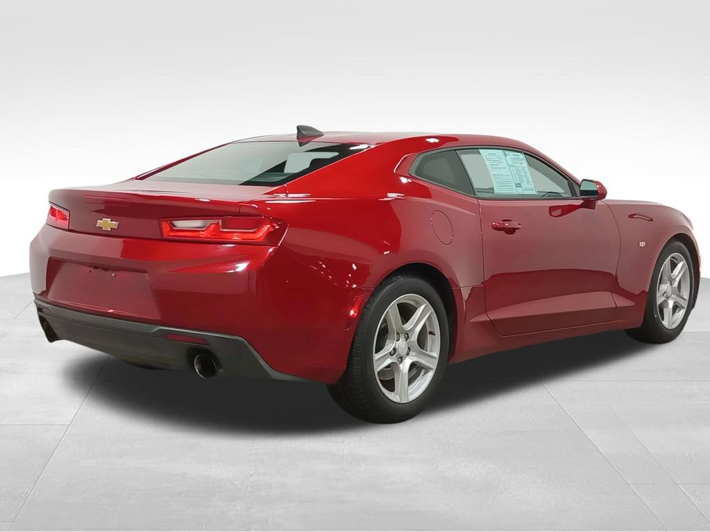 Used 2017 Chevrolet Camaro LT RWD image 3