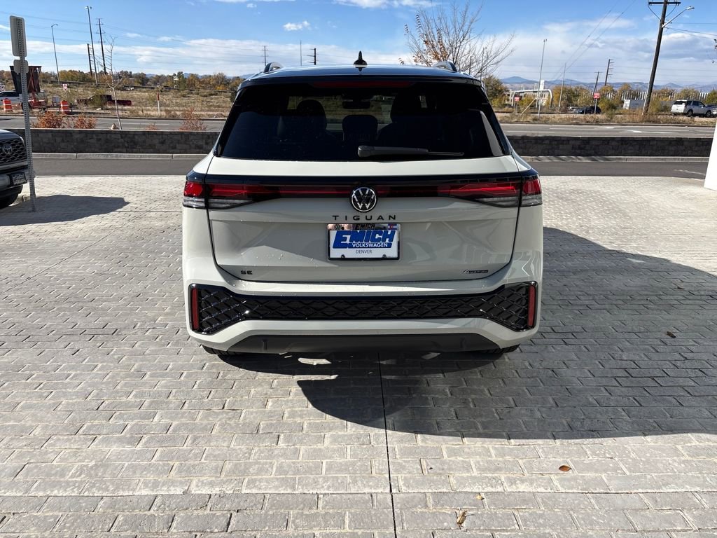 New 2026 Volkswagen Tiguan SE R-Line image 4