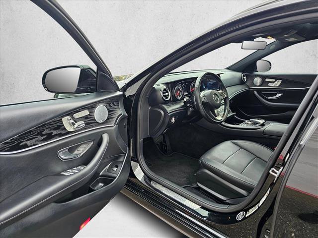 Used 2018 Mercedes-Benz E 400 4MATIC Wagon image 18
