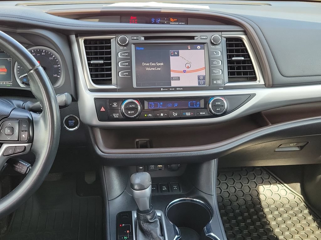 Used 2019 Toyota Highlander XLE AWD/4WD image 33