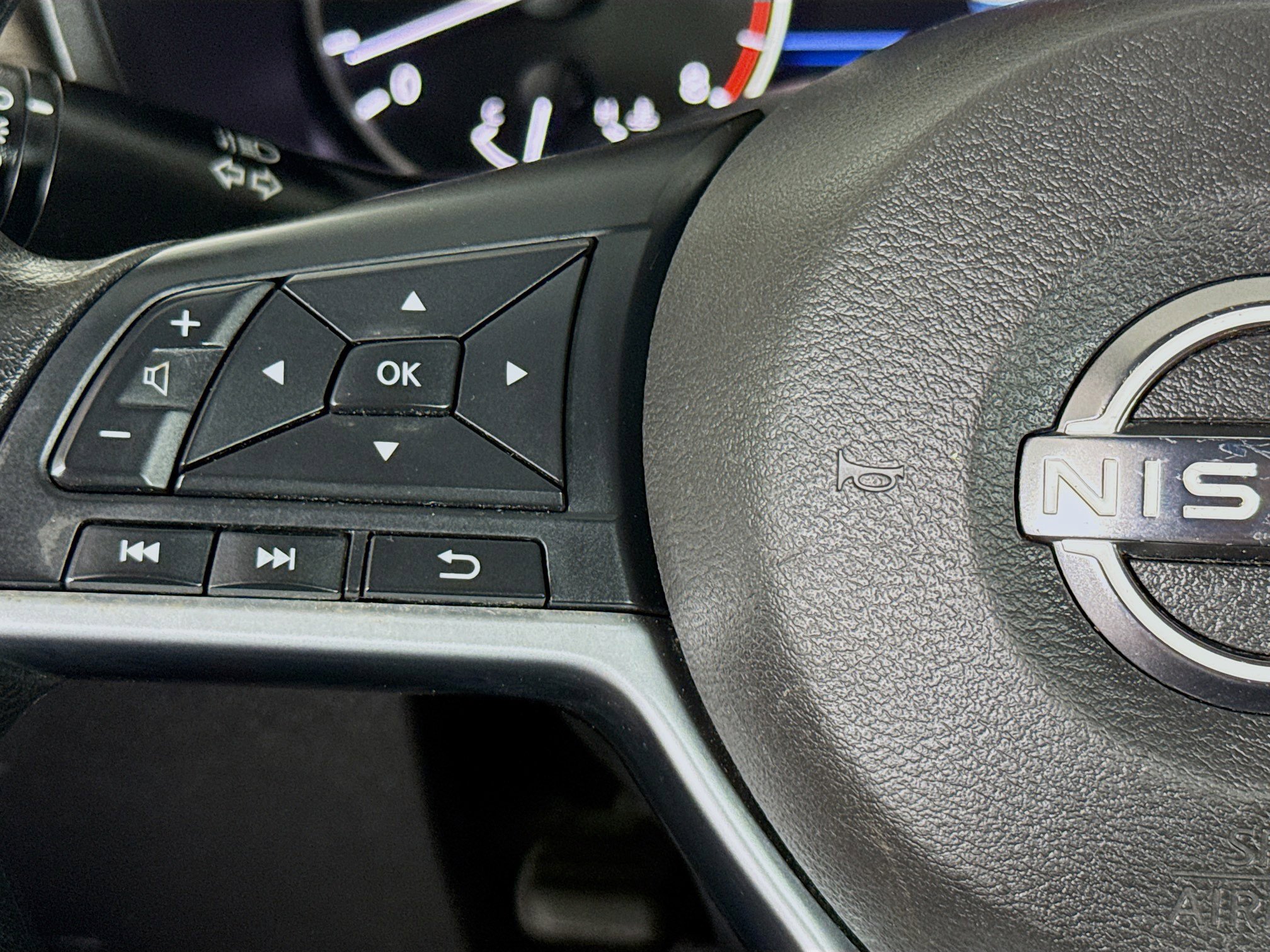 Used 2023 Nissan Altima 2.5 SV FWD image 13
