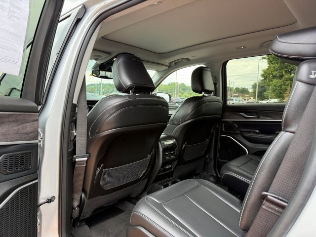 Used 2022 Jeep Grand Cherokee L Limited image 17