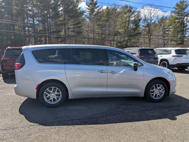 New 2026 Chrysler Voyager LX image 8