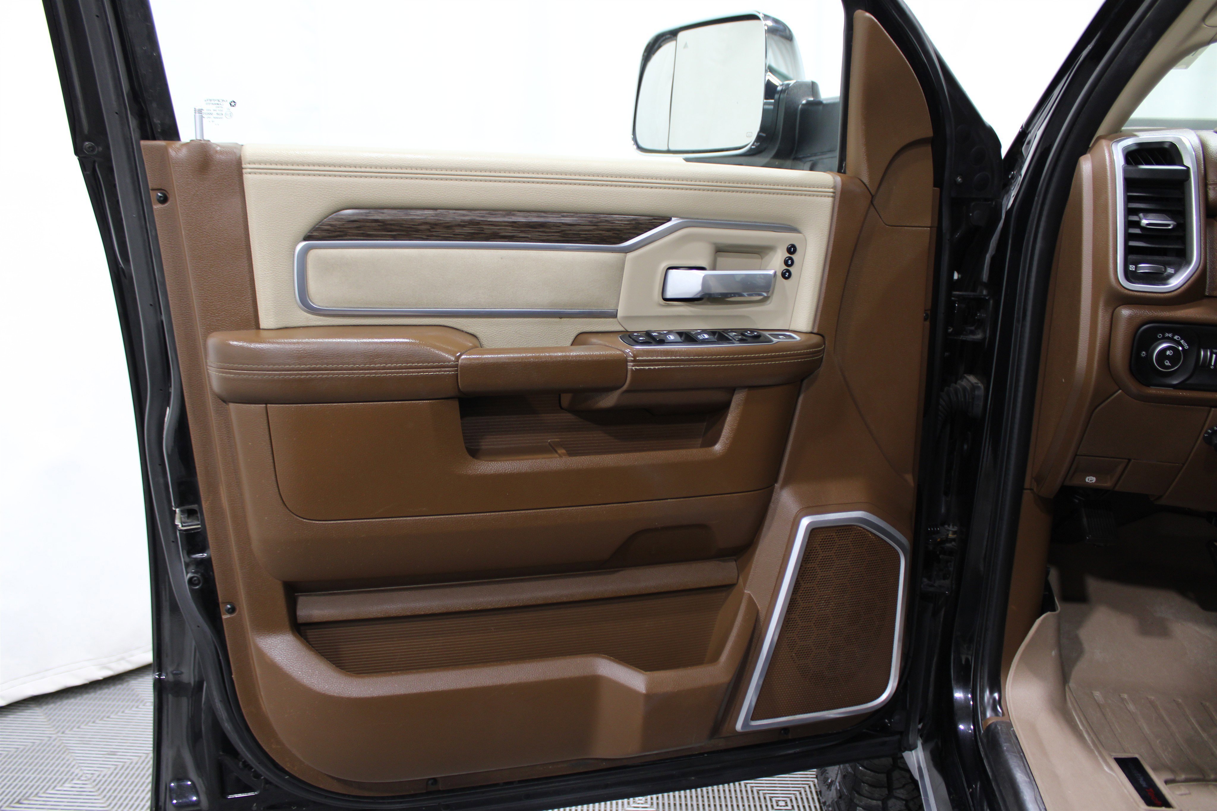 Used 2020 RAM 2500 Laramie image 6