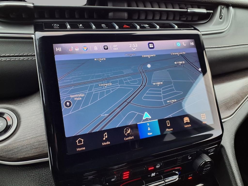 Used 2023 Jeep Grand Cherokee L Limited w/ Black Appearance Package image 6