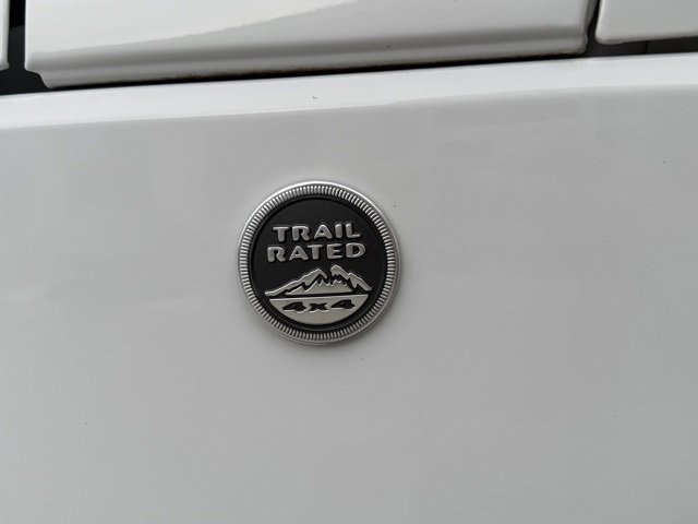 Used 2018 Jeep Wrangler Unlimited Rubicon w/ Connectivity Group image 10