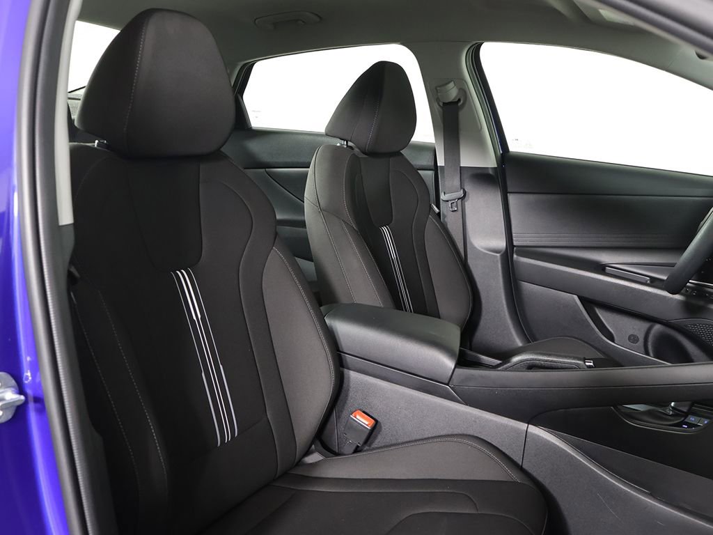 Certified 2024 Hyundai Elantra SEL image 25